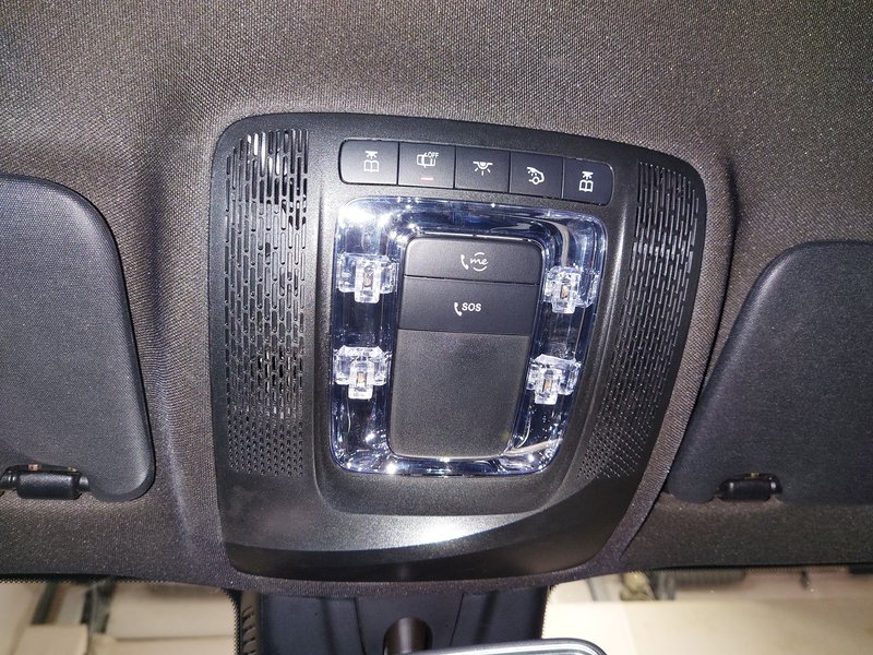 Mercedes-Benz GLB 220 d 4MATIC automatik Progressive • Kuka za vuču (AHK) • LED — 13