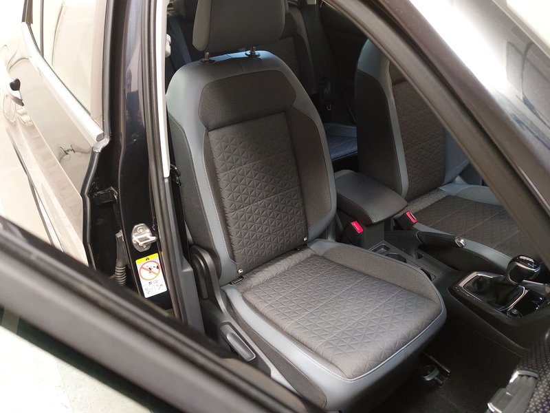 Volkswagen T-Cross 1.0 TSI Style automatik • bežično punjenje • Full LED — 10