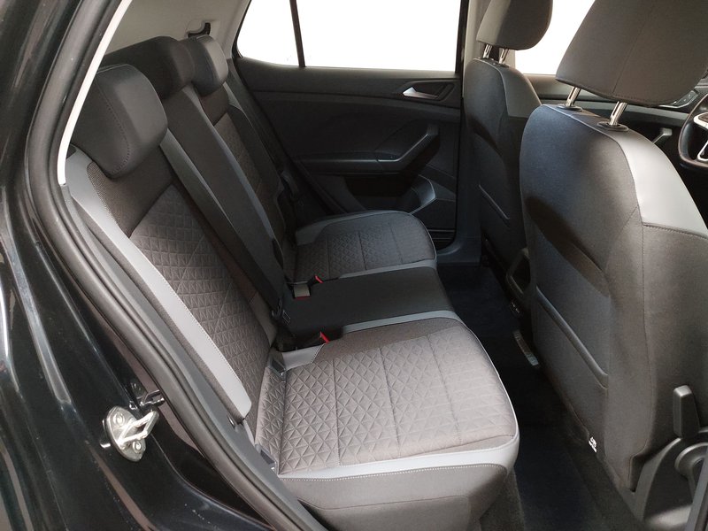 Volkswagen T-Cross 1.0 TSI Style automatik • bežično punjenje • Full LED — 12