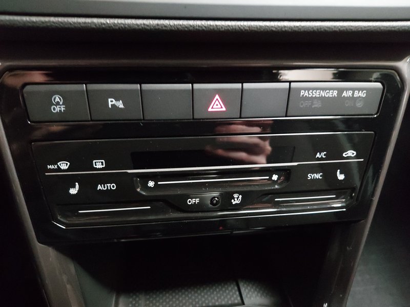 Volkswagen T-Cross 1.0 TSI Style automatik • bežično punjenje • Full LED — 16