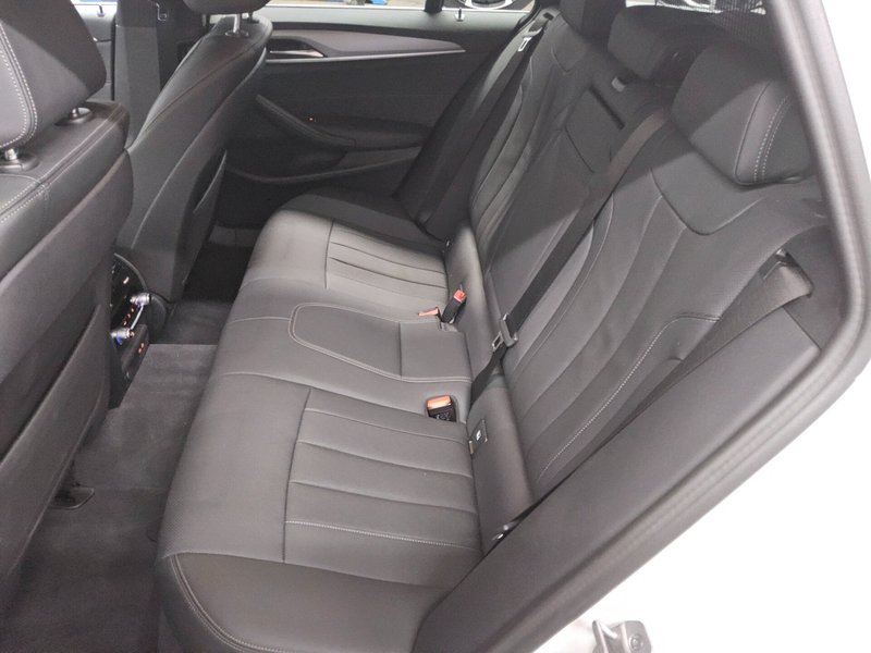 BMW 530e Touring automatik • Full LED • AHK — 13
