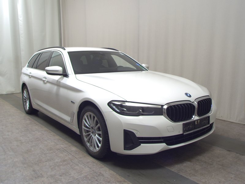 BMW 530e Touring automatik • Full LED • AHK — 3