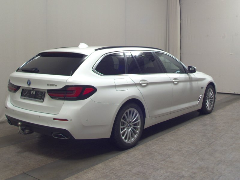 BMW 530e Touring automatik • Full LED • AHK — 4