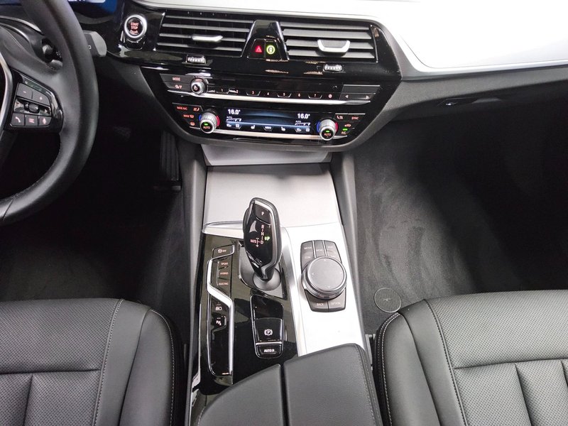 BMW 530e Touring automatik • Full LED • AHK — 6