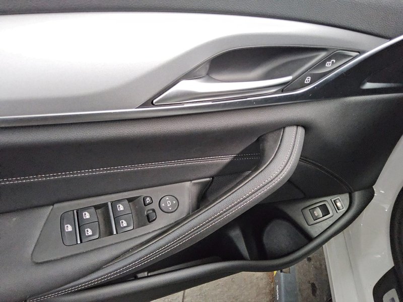 BMW 530e Touring automatik • Full LED • AHK — 9