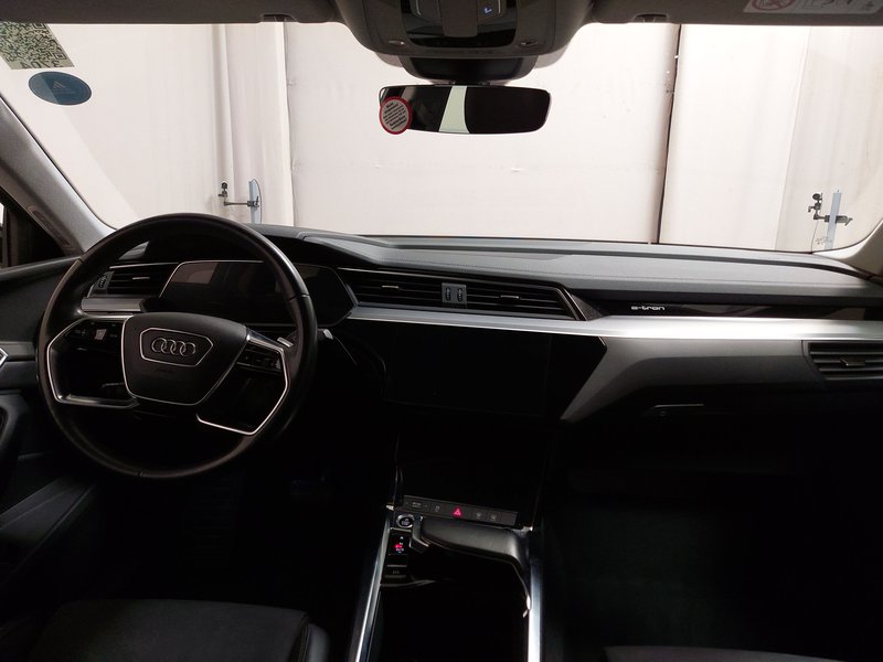 Audi e-tron Sportback 50 quattro • zračni ovjes • 360° kamera — 18