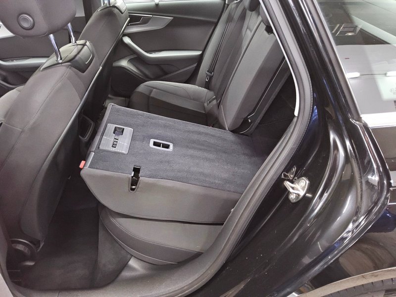 Audi A4 Avant 40 TDI automatik • ACC • Full LED — 12