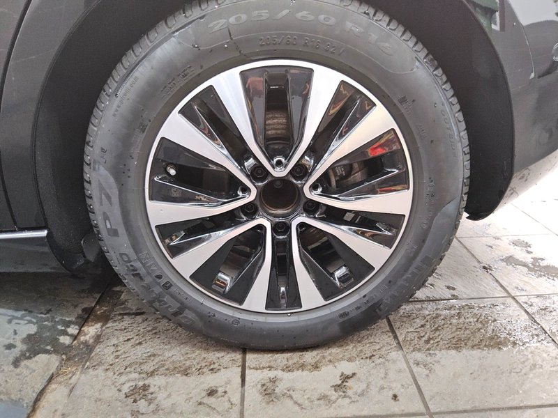 Mercedes-Benz A 200 d automatik • 360° kamera • koža — 11