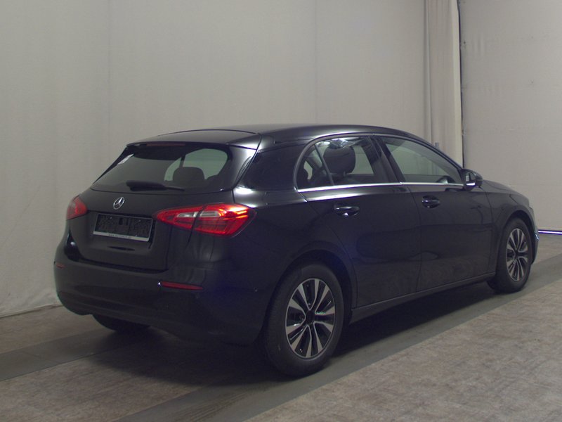 Mercedes-Benz A 200 d automatik • 360° kamera • koža — 4