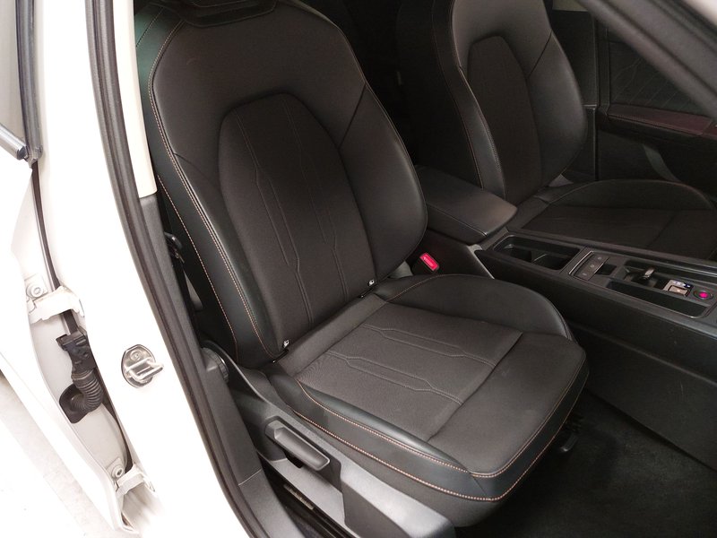 CUPRA Leon Sportstourer 2.0 TDI automatik • ACC • LED — 10