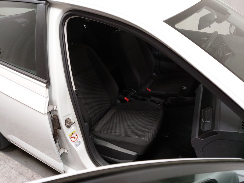 Volkswagen Polo 1.0 TSI Trendline — 10