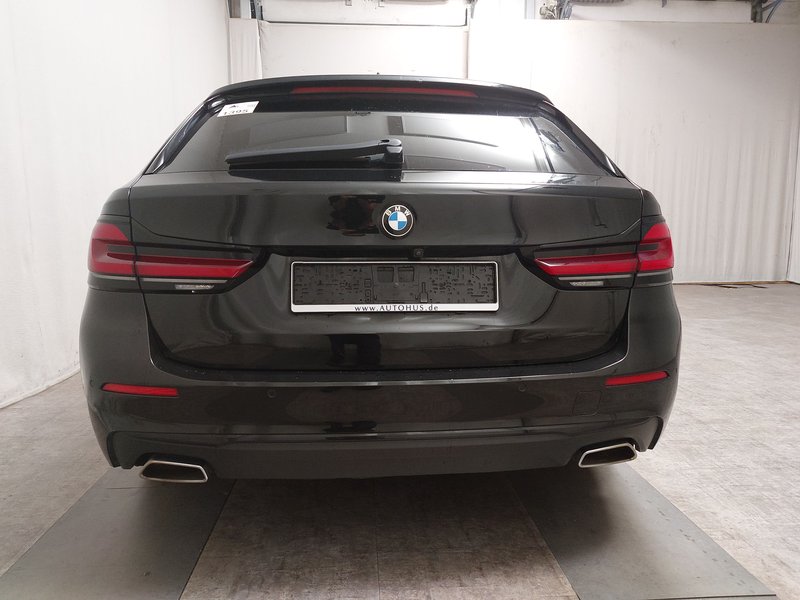 BMW 520d automatik • HUD • ACC — 14