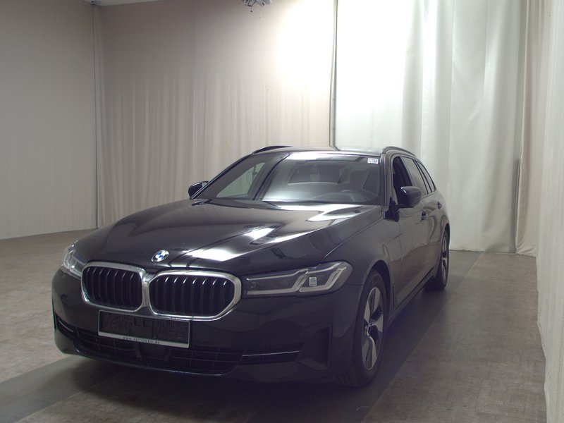 BMW 520d automatik • HUD • ACC — 2