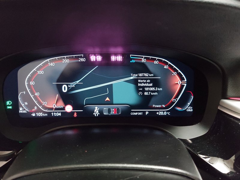 BMW 520d automatik • HUD • ACC — 23