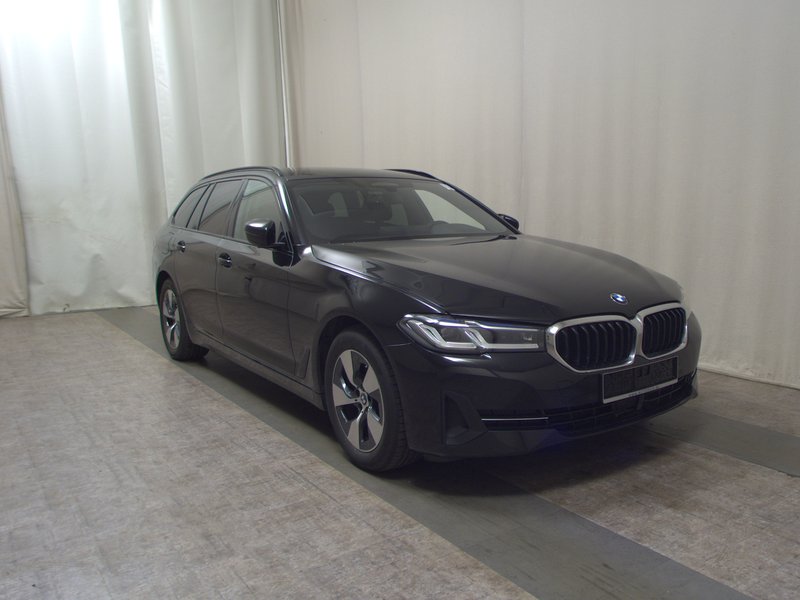 BMW 520d automatik • HUD • ACC — 3