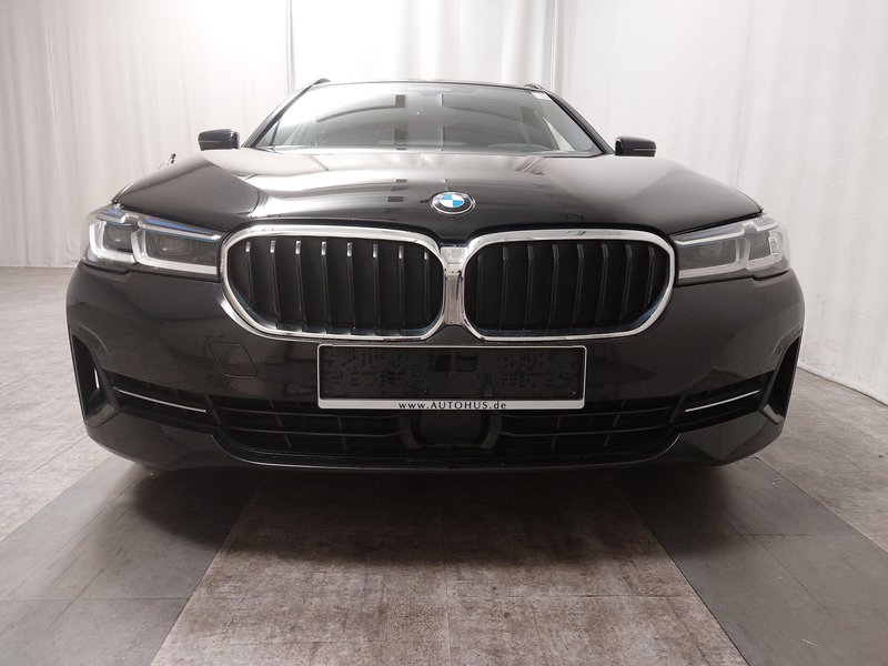 BMW 520d automatik • HUD • ACC — 9