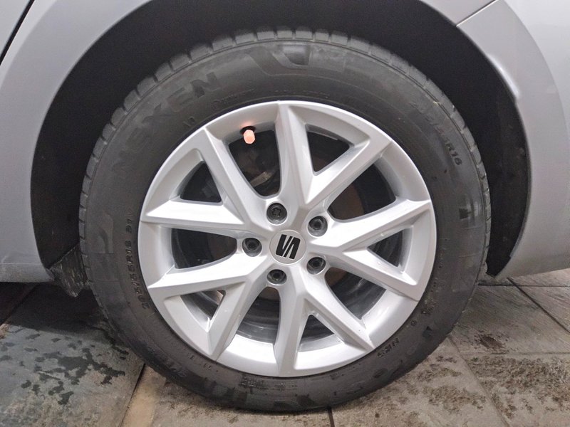 SEAT Leon Sportstourer 2.0 TDI Style • ACC • AHK — 11