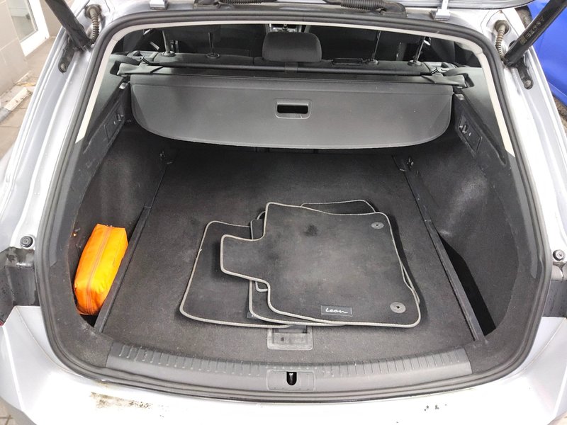 SEAT Leon Sportstourer 2.0 TDI Style • ACC • AHK — 12