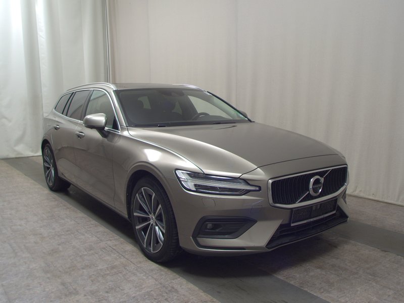 Volvo V60 B4 D Momentum Pro automatik • panorama • AHK — 3