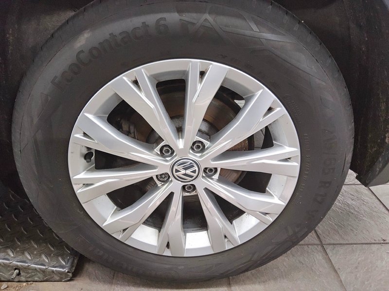 Volkswagen Tiguan 2.0 TDI Comfortline automatik • ACC • AHK — 10