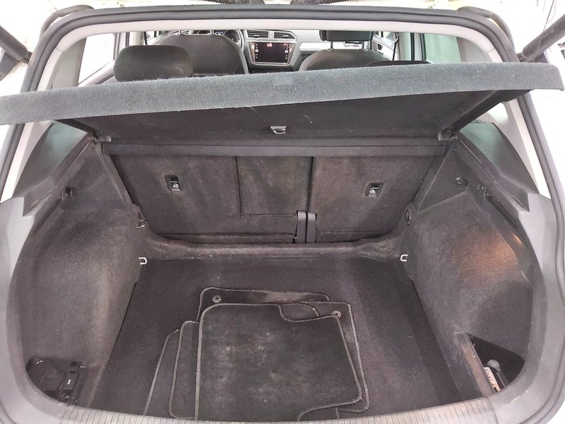 Volkswagen Tiguan 2.0 TDI Comfortline automatik • ACC • AHK — 11