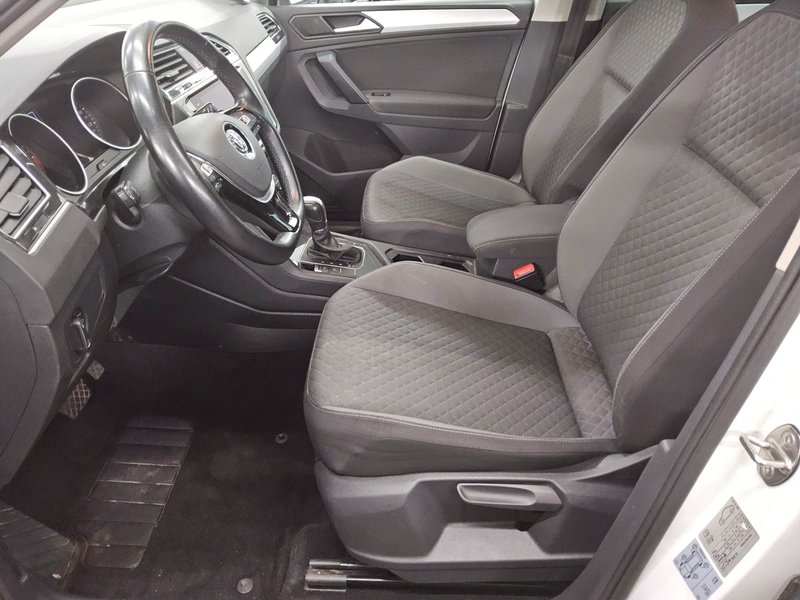 Volkswagen Tiguan 2.0 TDI Comfortline automatik • ACC • AHK — 8
