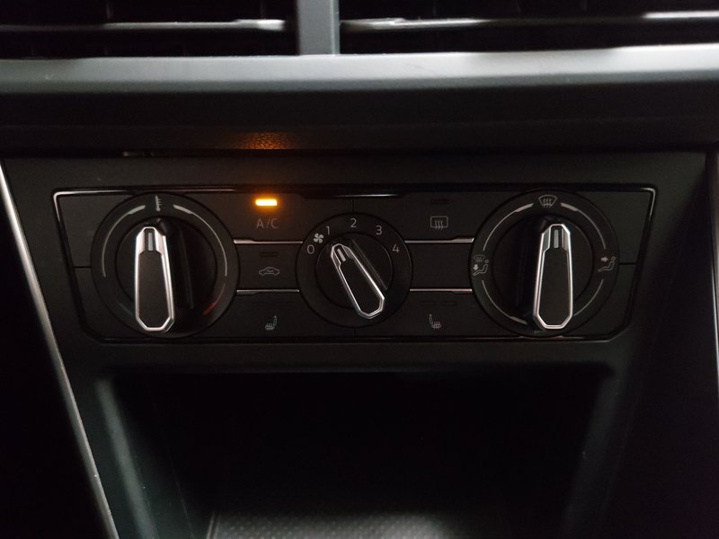 Volkswagen Polo 1.0 Life • Full LED • digitalni instrumenti — 19