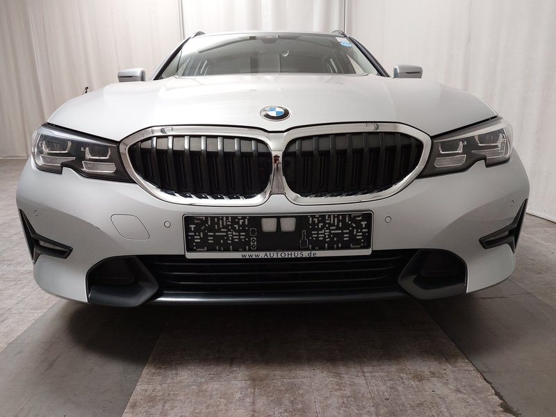 BMW 330e Touring automatik Sport Line • ACC • Full LED — 10