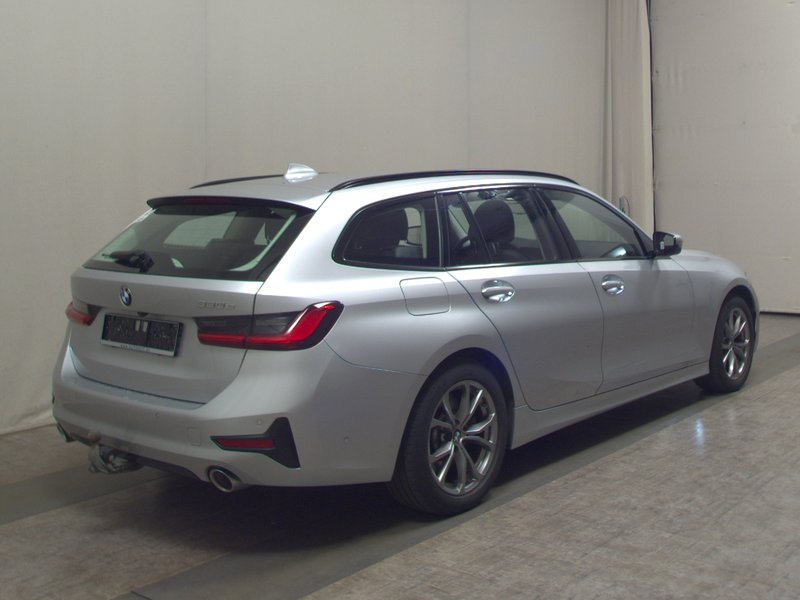 BMW 330e Touring automatik Sport Line • ACC • Full LED — 4