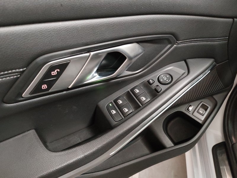 BMW 330e Touring automatik Sport Line • ACC • Full LED — 5