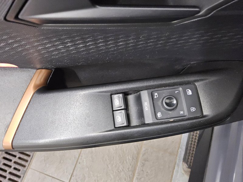 CUPRA Born • ACC • Full LED — 10