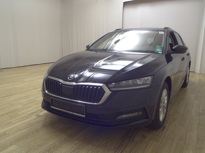 Škoda Octavia Kombi 2.0 TDI automatik Ambition • ACC • Full LED — 2