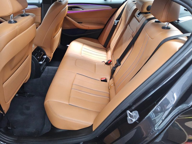 BMW 530e automatik • ACC • koža — 13