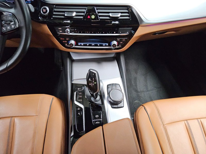 BMW 530e automatik • ACC • koža — 6