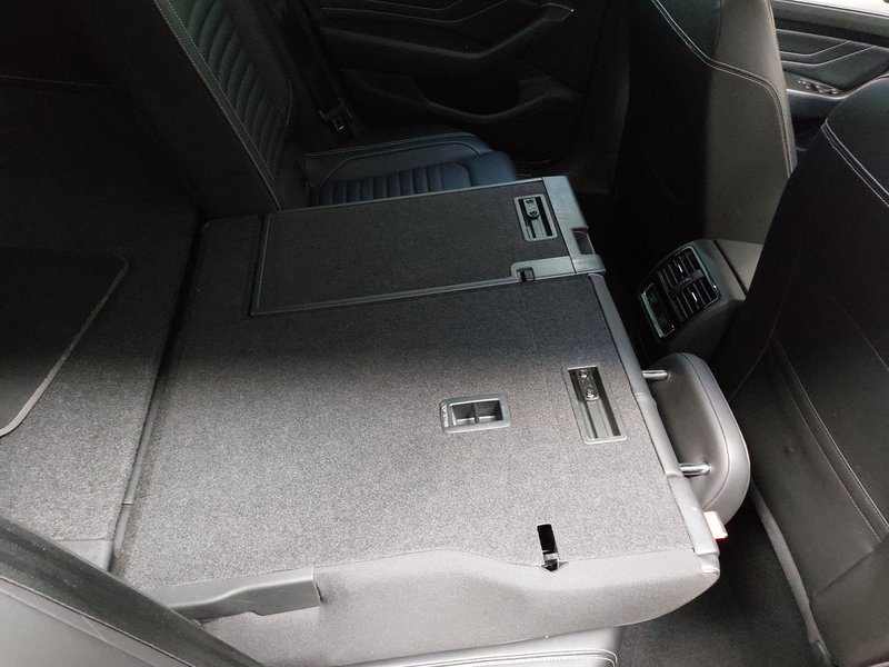 Volkswagen Passat Variant GTE 1.4 TSI automatik • masaža • digitalni instrumenti — 11
