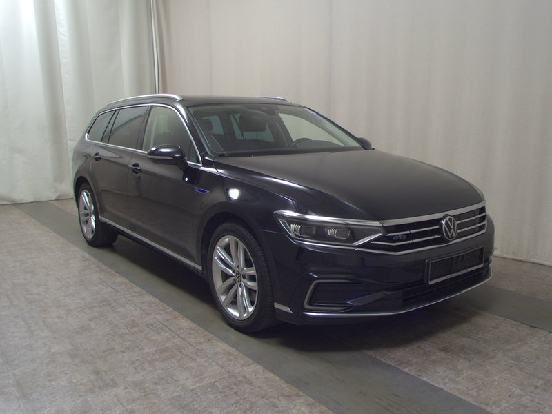 Volkswagen Passat Variant GTE 1.4 TSI automatik • masaža • digitalni instrumenti — 3