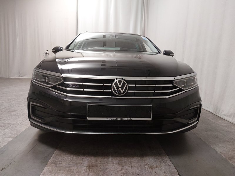 Volkswagen Passat Variant GTE 1.4 TSI automatik • masaža • digitalni instrumenti — 9