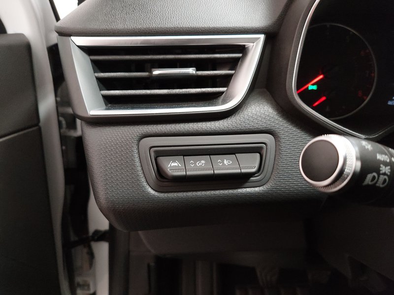 Renault Clio 1.0 • Full LED — 7