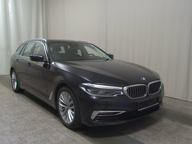 BMW 540d Touring xDrive automatik Luxury Line • panorama • HUD — 3