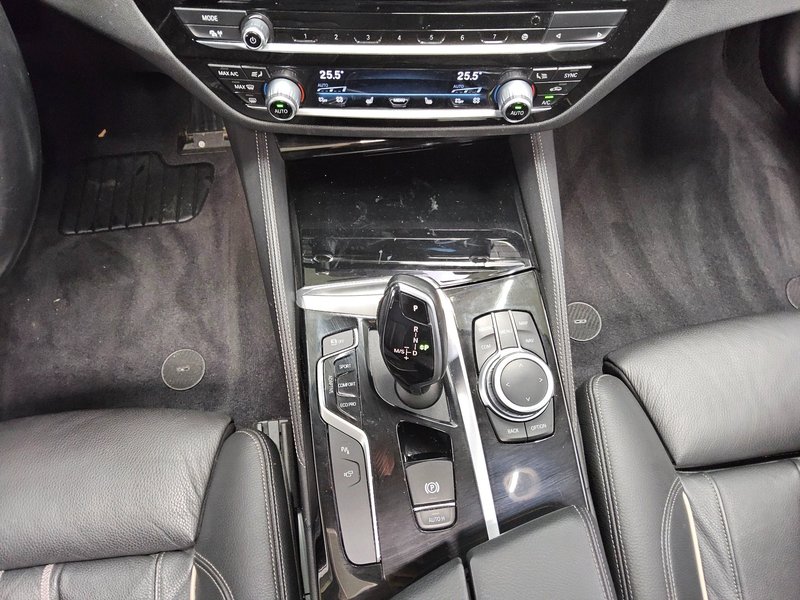 BMW 540d Touring xDrive automatik Luxury Line • panorama • HUD — 6
