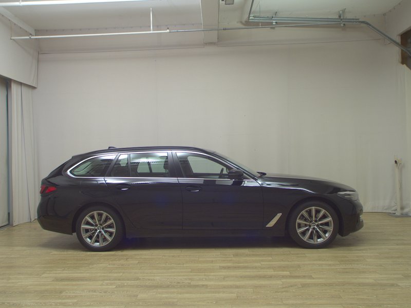 BMW 530i Touring automatik • ACC • el. peta vrata