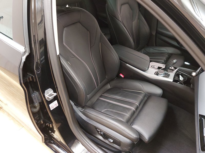 BMW 530i Touring automatik • ACC • el. peta vrata — 10