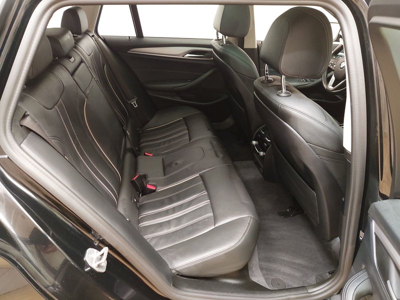 BMW 530i Touring automatik • ACC • el. peta vrata — 12