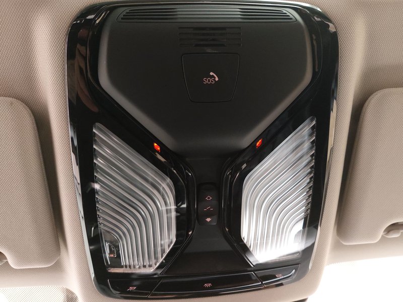 BMW 530i Touring automatik • ACC • el. peta vrata — 13