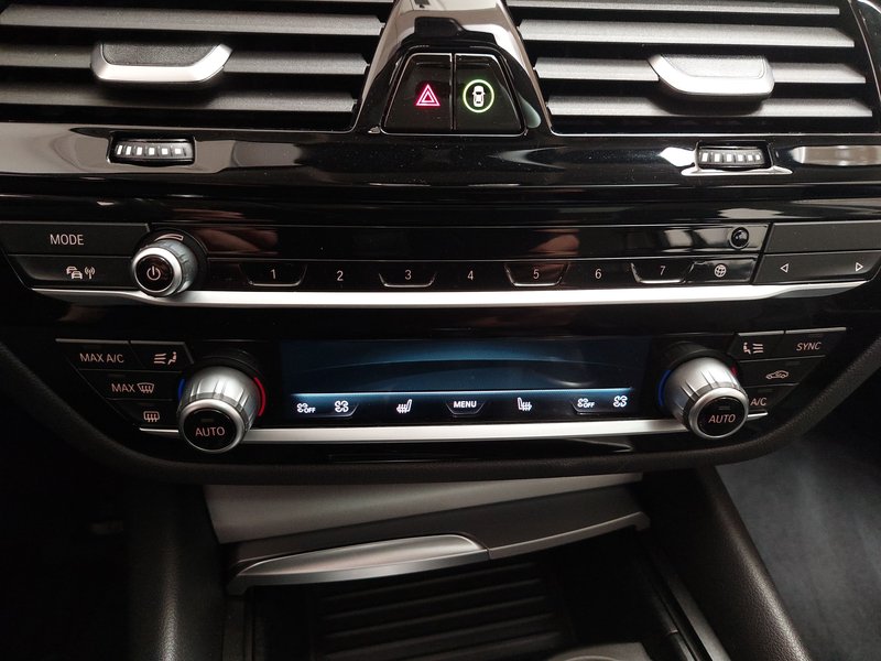 BMW 530i Touring automatik • ACC • el. peta vrata — 15