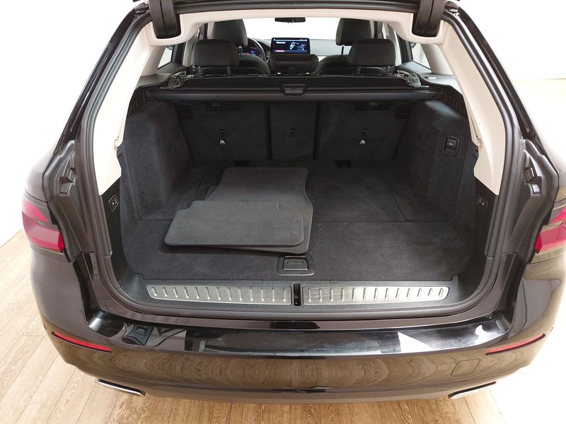 BMW 530i Touring automatik • ACC • el. peta vrata — 19
