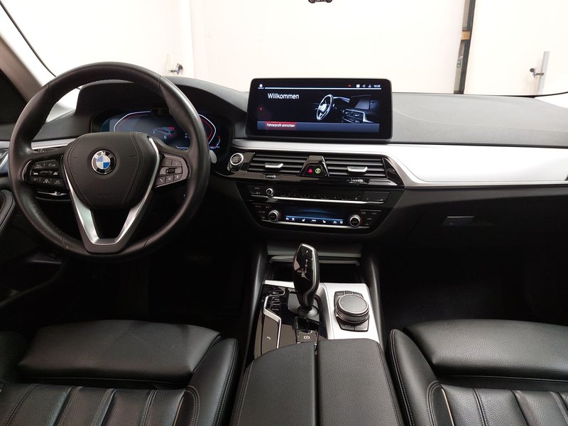 BMW 530i Touring automatik • ACC • el. peta vrata — 20