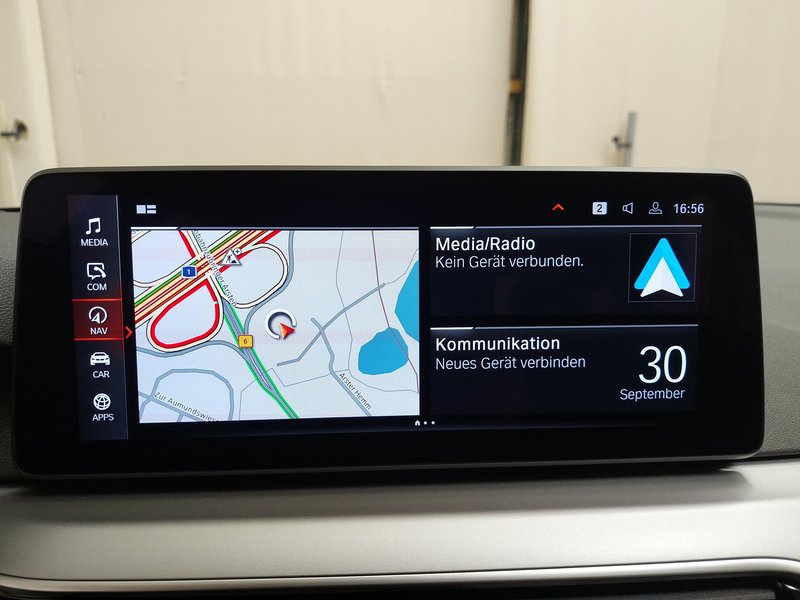 BMW 530i Touring automatik • ACC • el. peta vrata — 22