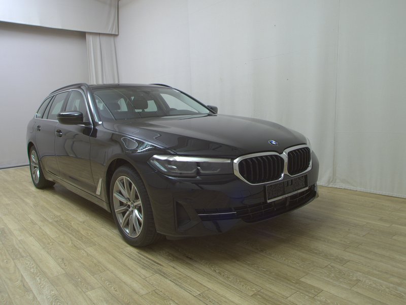 BMW 530i Touring automatik • ACC • el. peta vrata — 3