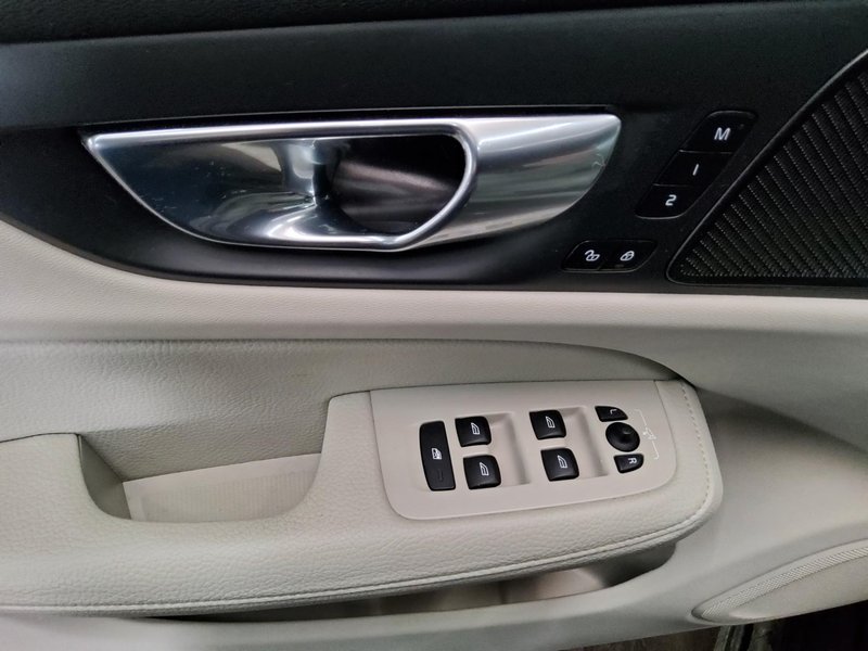 Volvo V60 T6 AWD Inscription automatik • Full LED • digitalni instrumenti — 10